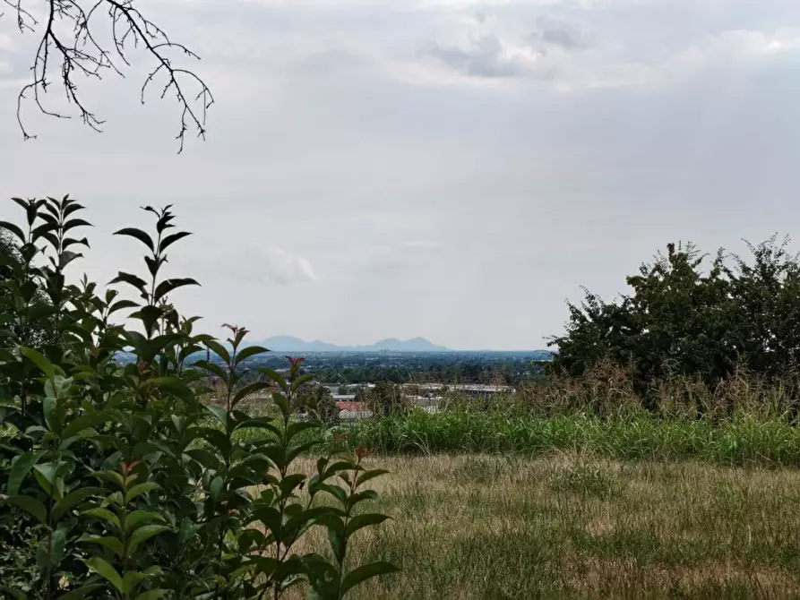 Immagine 2 di Villa in vendita  a Montebelluna