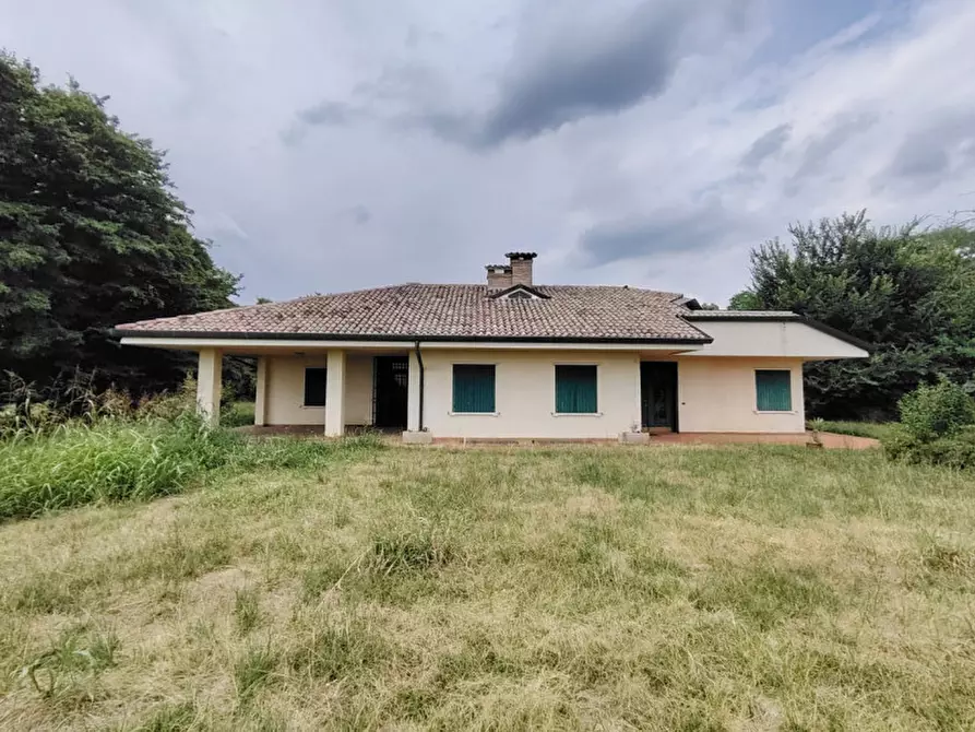 Immagine 6 di Villa in vendita  a Montebelluna