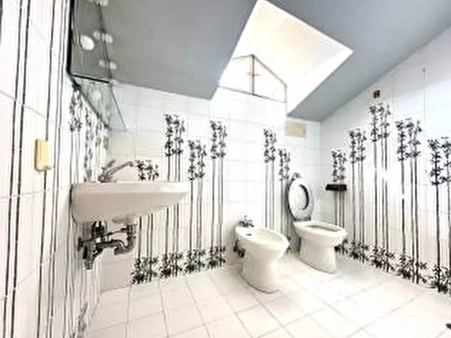 Immagine 21 di Villa in vendita  a Montebelluna