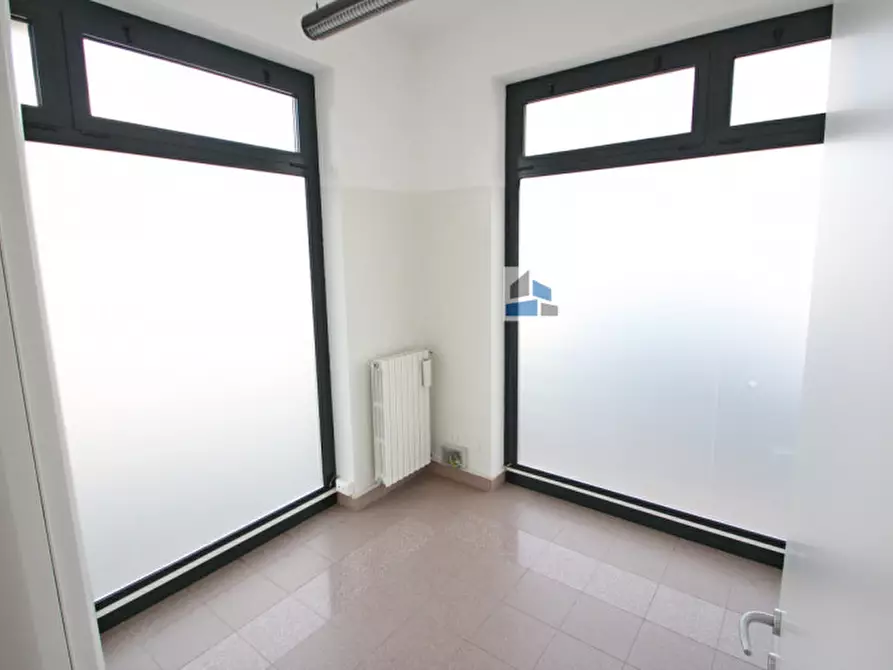 Immagine 4 di Negozio in affitto  in Via Rossini a Salzano