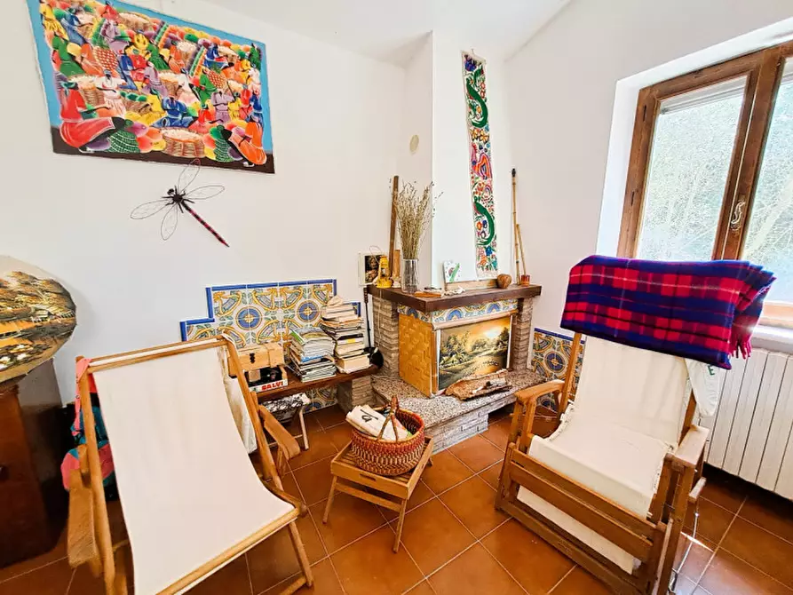 Immagine 4 di Casa indipendente in vendita  in loc. Toppello a Passignano Sul Trasimeno