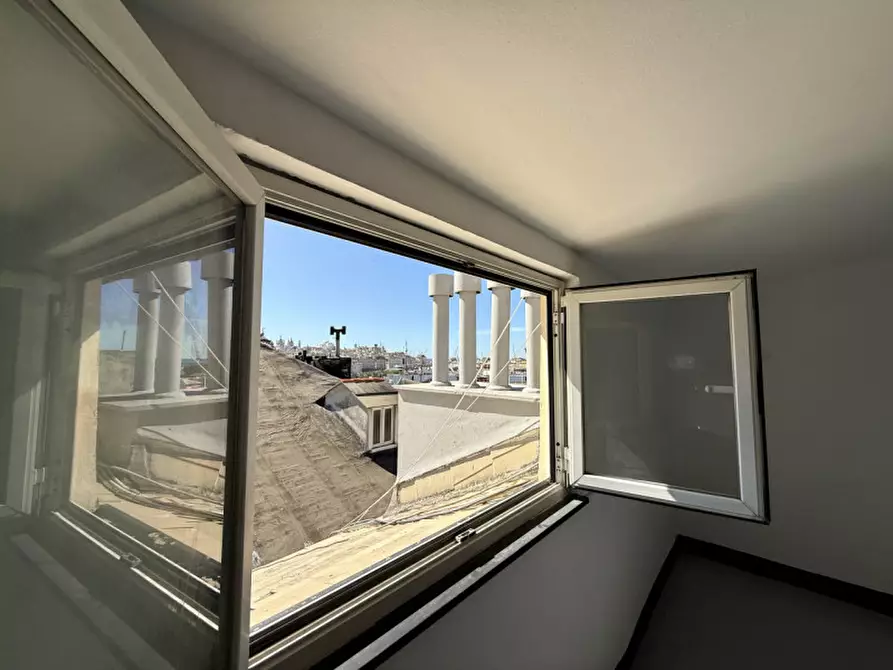 Immagine 18 di Appartamento in vendita  in Via Di Pre 20 a Genova