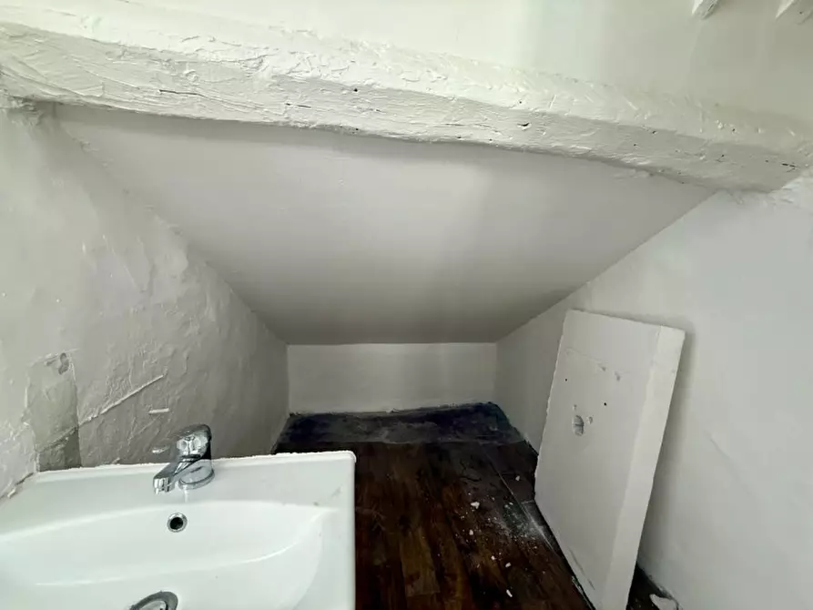 Immagine 22 di Appartamento in vendita  in Via Di Pre 20 a Genova