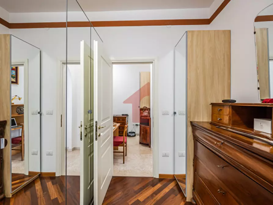 Immagine 10 di Appartamento in vendita  in Via Ezio Vanoni a Parma