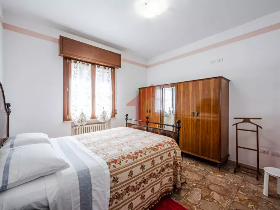 Immagine 12 di Appartamento in vendita  in Via Ezio Vanoni a Parma