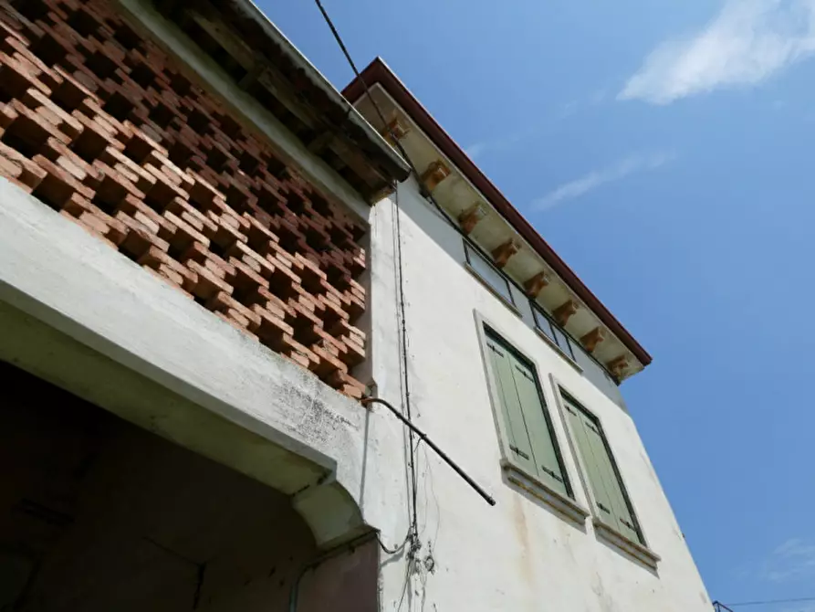 Immagine 1 di Rustico / casale in vendita  in Via Spine a Monticello Conte Otto