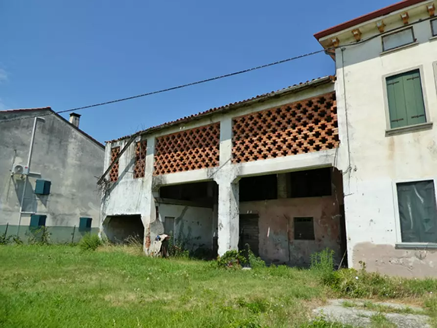 Immagine 8 di Rustico / casale in vendita  in Via Spine a Monticello Conte Otto