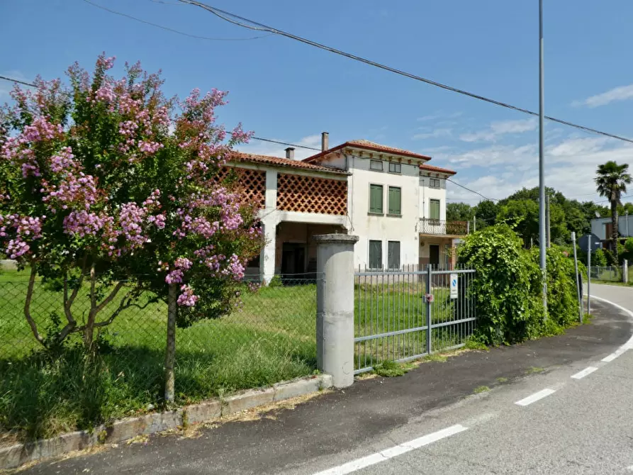 Immagine 21 di Rustico / casale in vendita  in Via Spine a Monticello Conte Otto