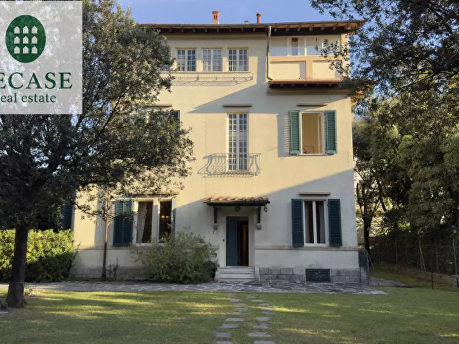 Immagine 1 di Villa in vendita  in Via Giacomo Matteotti a Forte Dei Marmi