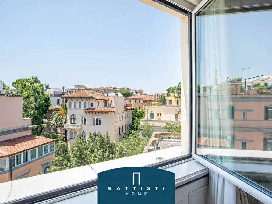 Immagine 2 di Palazzo in vendita  in Via Giovanni Battista Morgagni a Roma