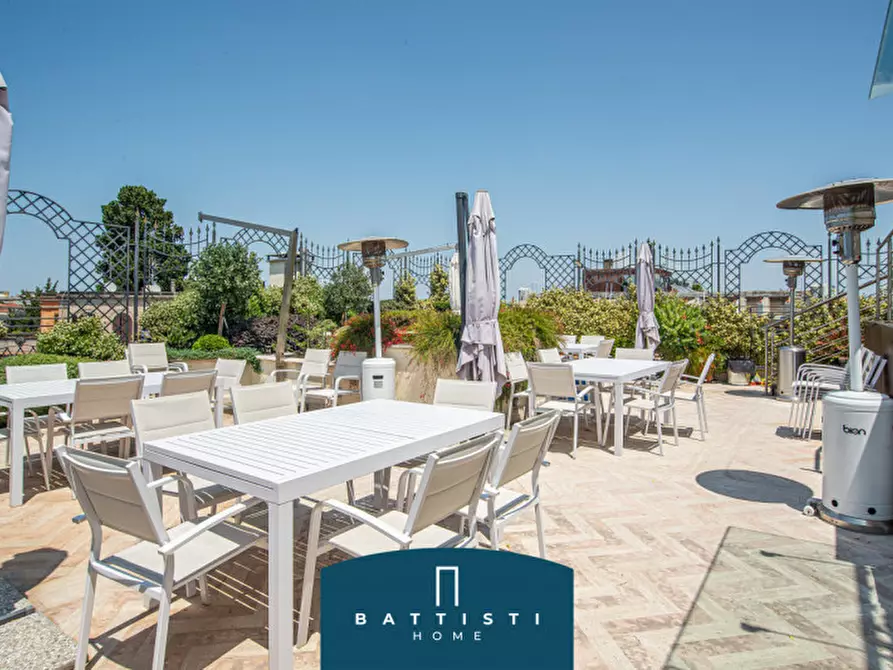 Immagine 4 di Palazzo in vendita  in Via Giovanni Battista Morgagni a Roma