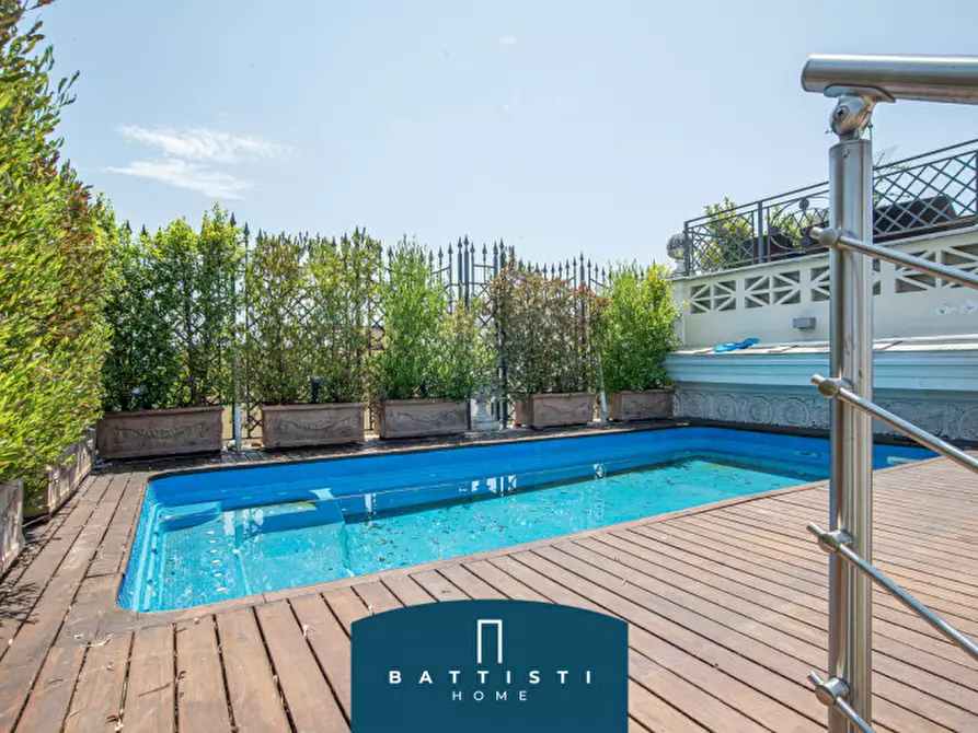 Immagine 6 di Palazzo in vendita  in Via Giovanni Battista Morgagni a Roma