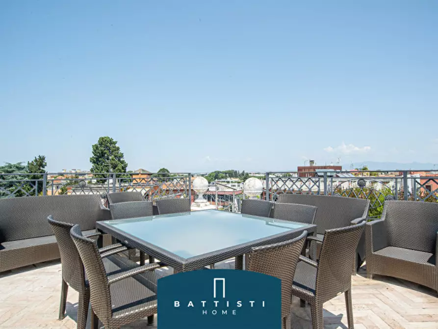 Immagine 8 di Palazzo in vendita  in Via Giovanni Battista Morgagni a Roma