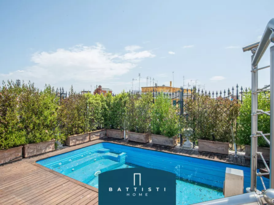 Immagine 11 di Palazzo in vendita  in Via Giovanni Battista Morgagni a Roma