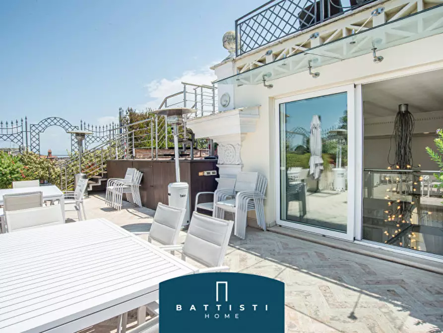 Immagine 12 di Palazzo in vendita  in Via Giovanni Battista Morgagni a Roma