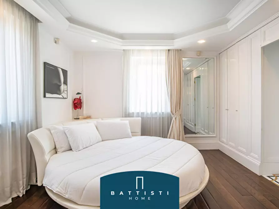 Immagine 14 di Palazzo in vendita  in Via Giovanni Battista Morgagni a Roma