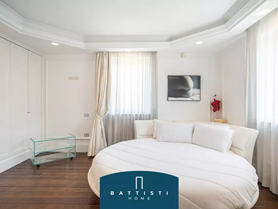 Immagine 16 di Palazzo in vendita  in Via Giovanni Battista Morgagni a Roma