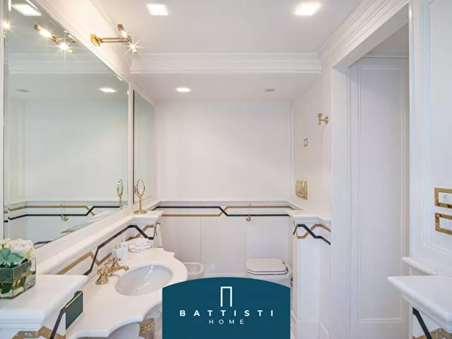 Immagine 18 di Palazzo in vendita  in Via Giovanni Battista Morgagni a Roma