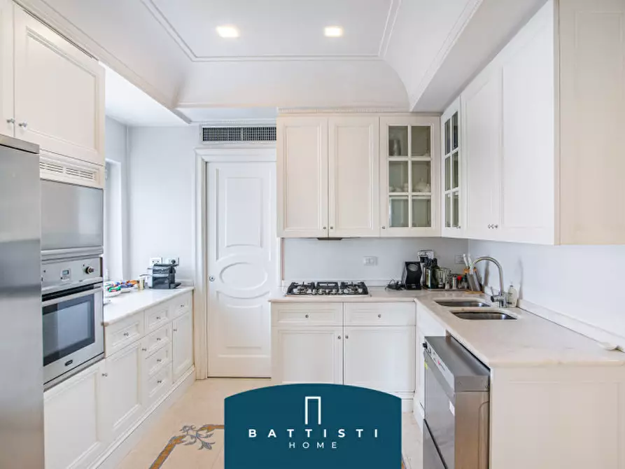 Immagine 23 di Palazzo in vendita  in Via Giovanni Battista Morgagni a Roma