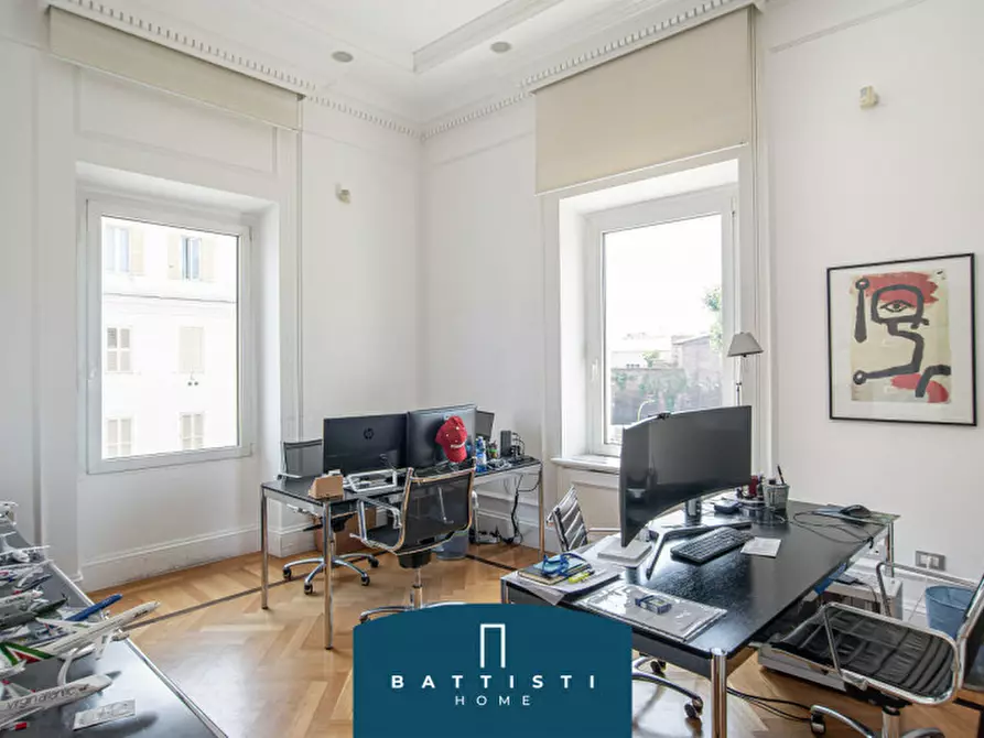 Immagine 31 di Palazzo in vendita  in Via Giovanni Battista Morgagni a Roma