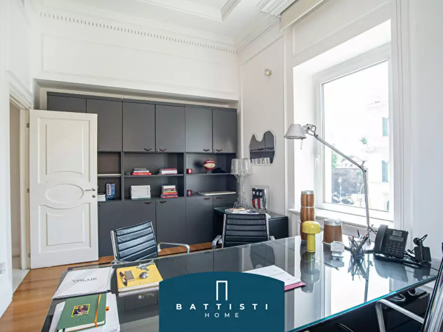 Immagine 35 di Palazzo in vendita  in Via Giovanni Battista Morgagni a Roma