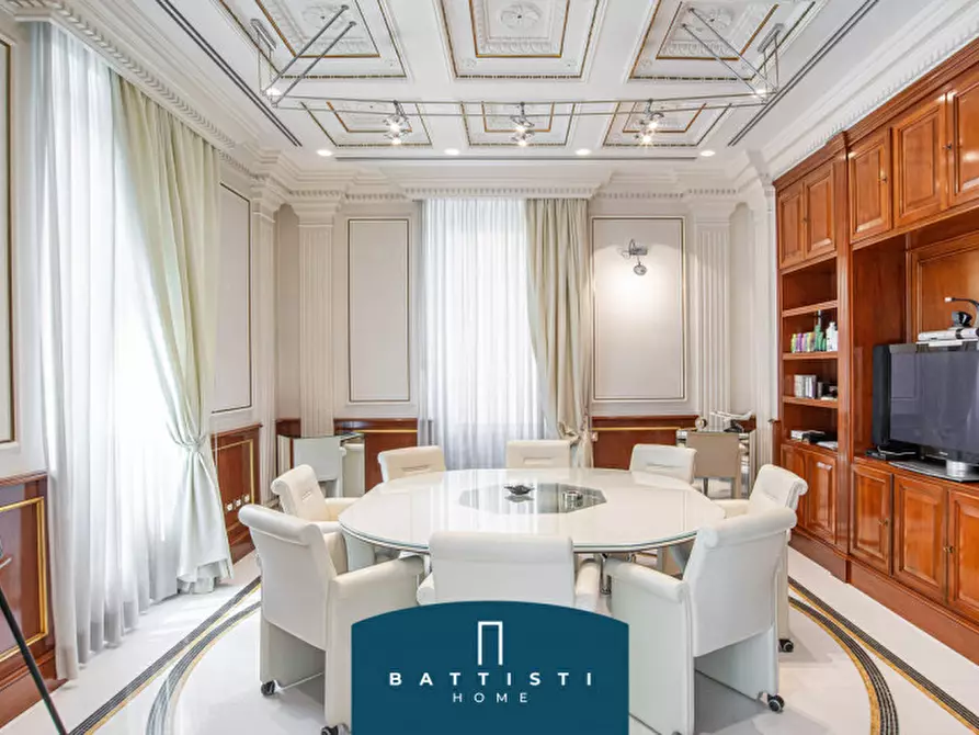 Immagine 40 di Palazzo in vendita  in Via Giovanni Battista Morgagni a Roma