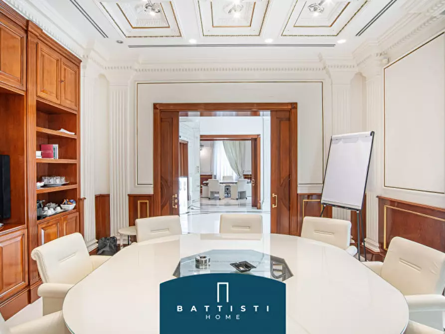 Immagine 41 di Palazzo in vendita  in Via Giovanni Battista Morgagni a Roma