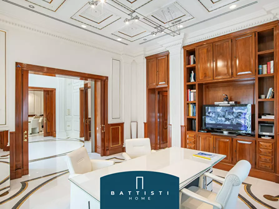 Immagine 44 di Palazzo in vendita  in Via Giovanni Battista Morgagni a Roma