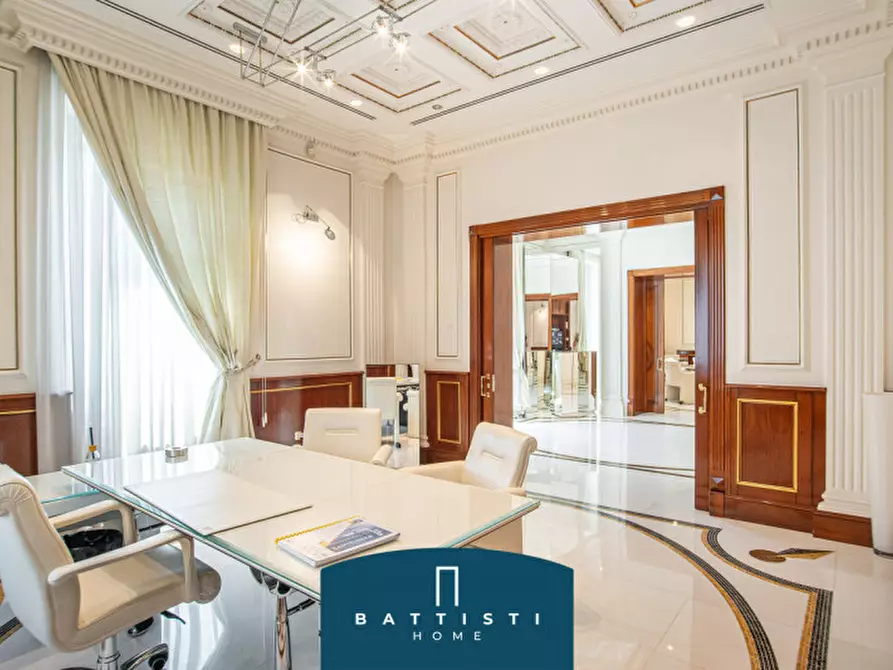 Immagine 45 di Palazzo in vendita  in Via Giovanni Battista Morgagni a Roma