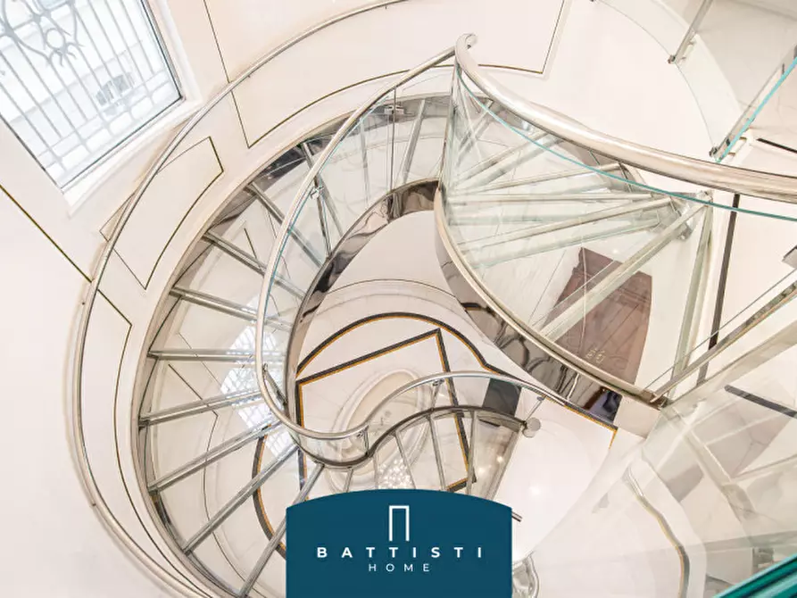 Immagine 48 di Palazzo in vendita  in Via Giovanni Battista Morgagni a Roma