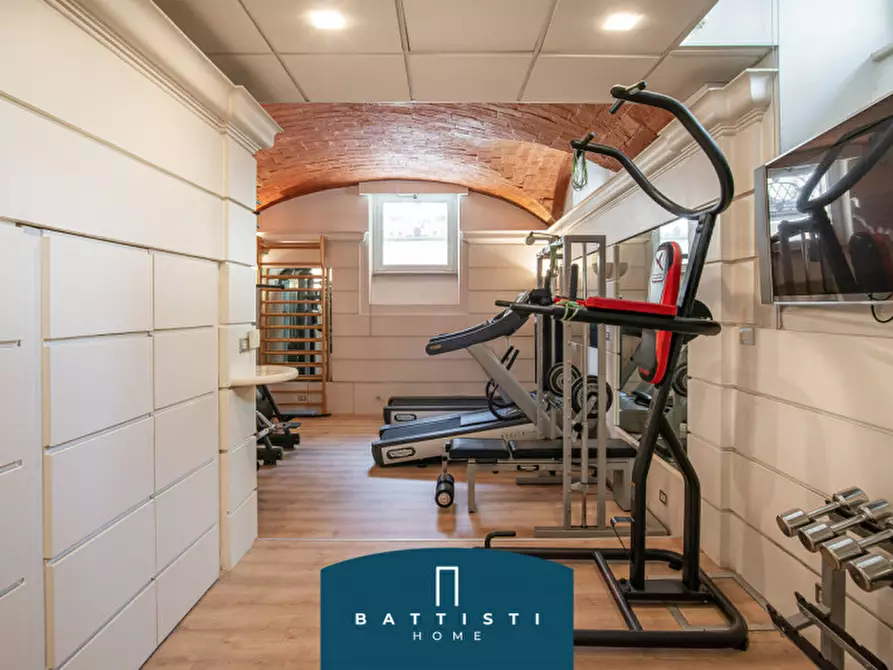 Immagine 54 di Palazzo in vendita  in Via Giovanni Battista Morgagni a Roma