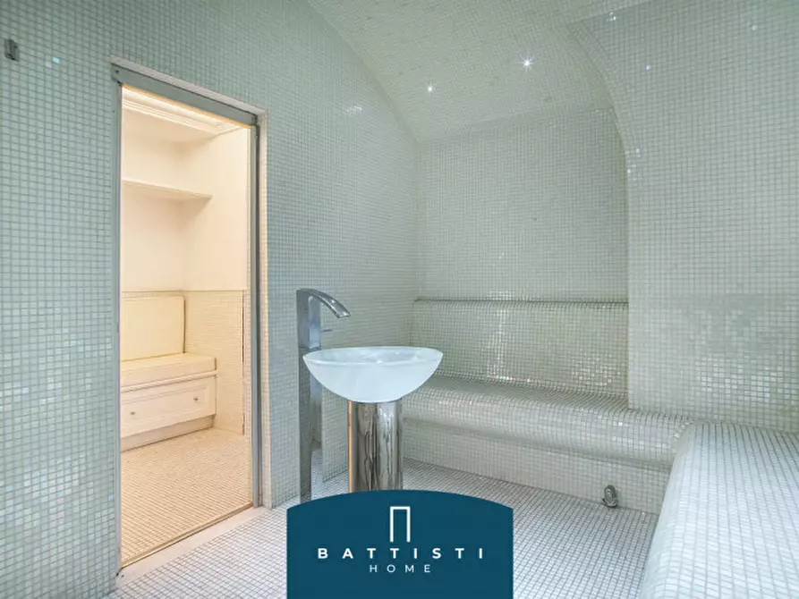 Immagine 57 di Palazzo in vendita  in Via Giovanni Battista Morgagni a Roma