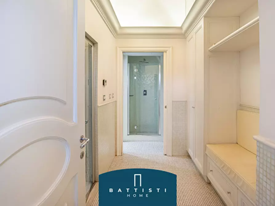 Immagine 58 di Palazzo in vendita  in Via Giovanni Battista Morgagni a Roma