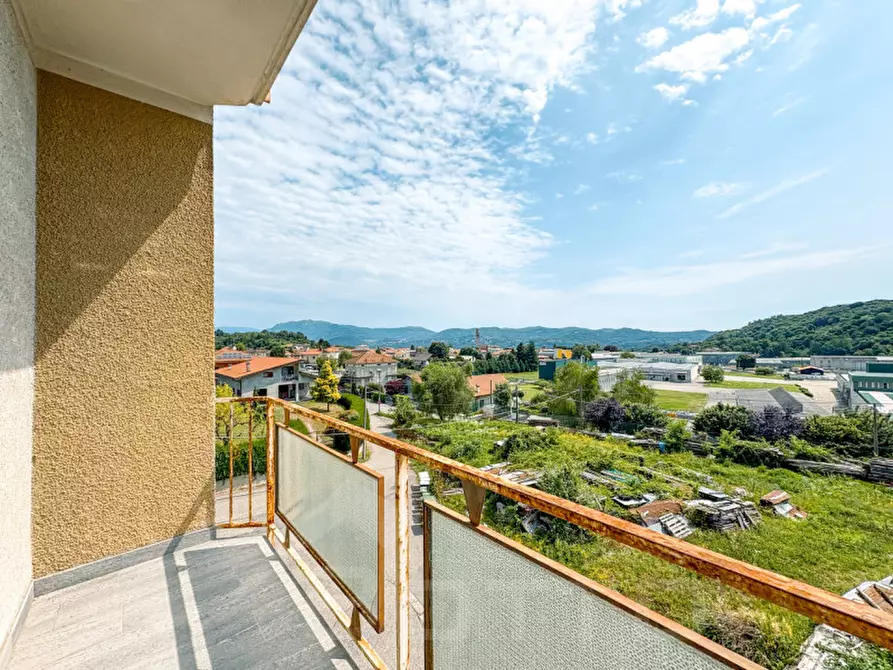 Immagine 1 di Appartamento in vendita  in via Piave a Pogno