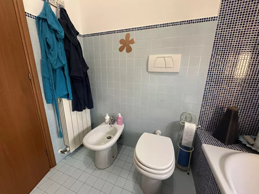 Immagine 10 di Appartamento in vendita  a Senigallia