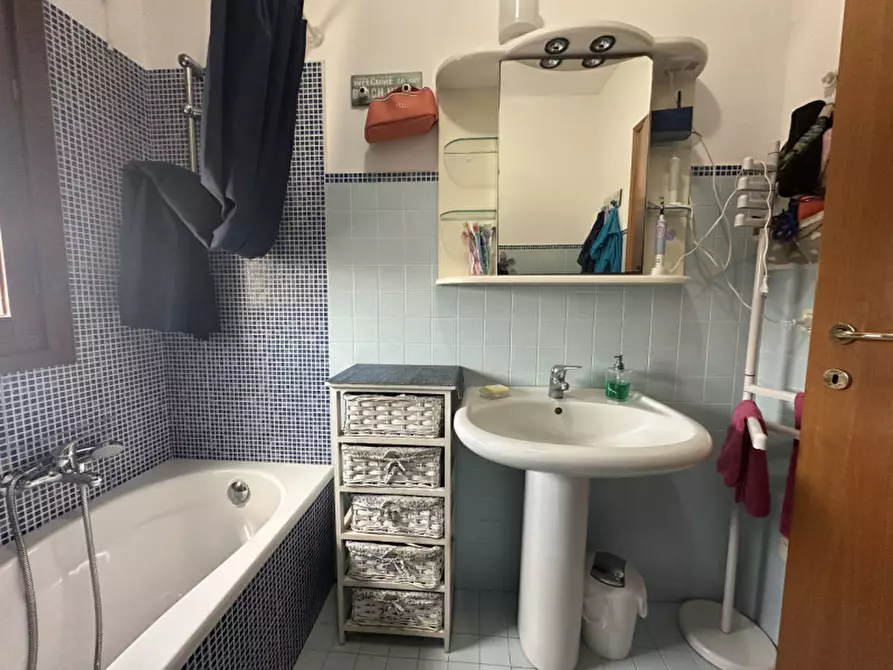 Immagine 11 di Appartamento in vendita  a Senigallia