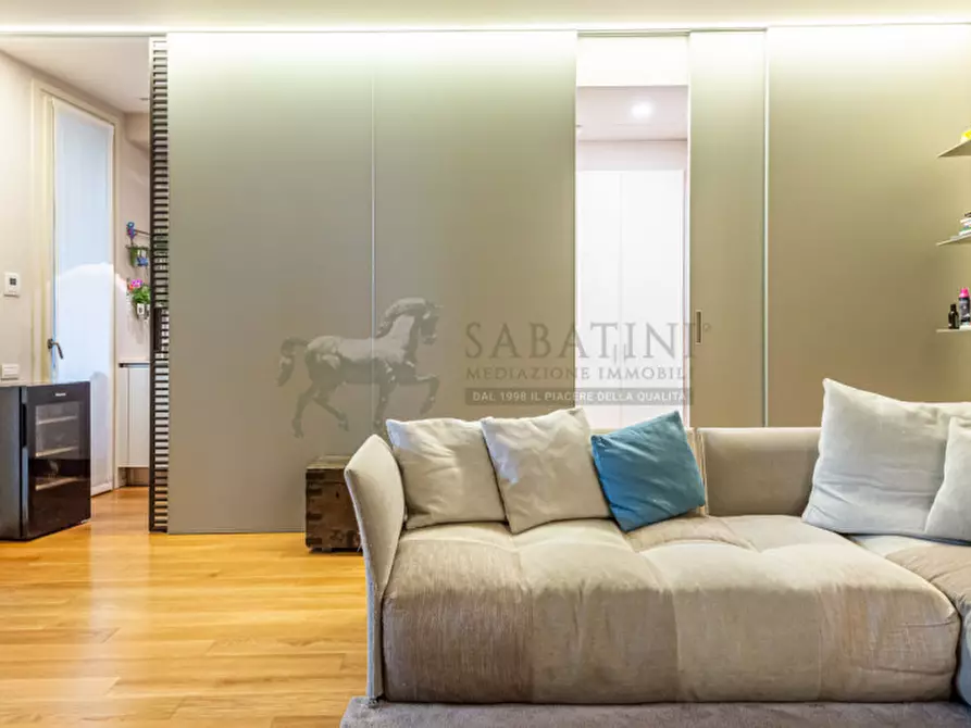 Immagine 6 di Appartamento in vendita  in Viale Monte Grappa 16 a Milano