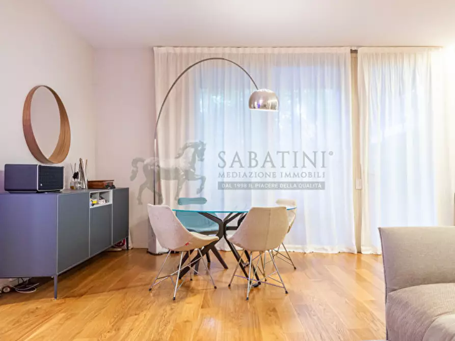 Immagine 9 di Appartamento in vendita  in Viale Monte Grappa 16 a Milano