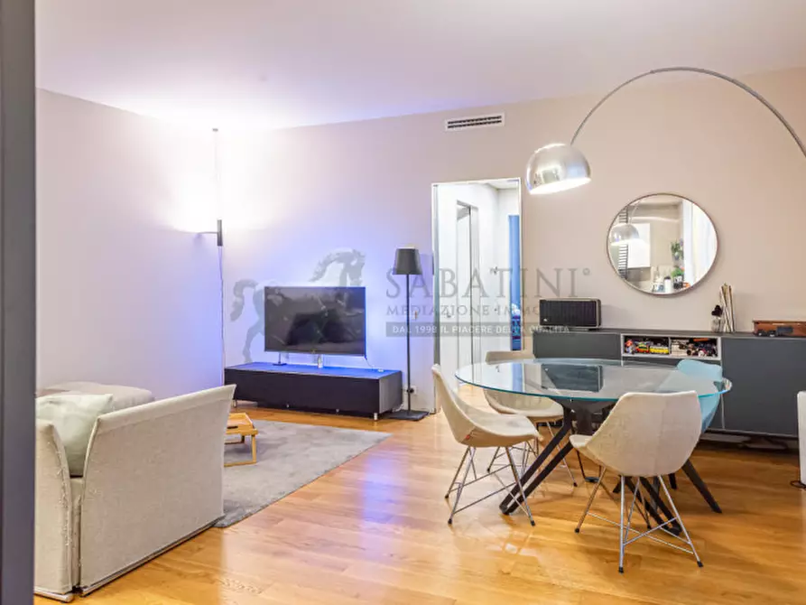 Immagine 10 di Appartamento in vendita  in Viale Monte Grappa 16 a Milano