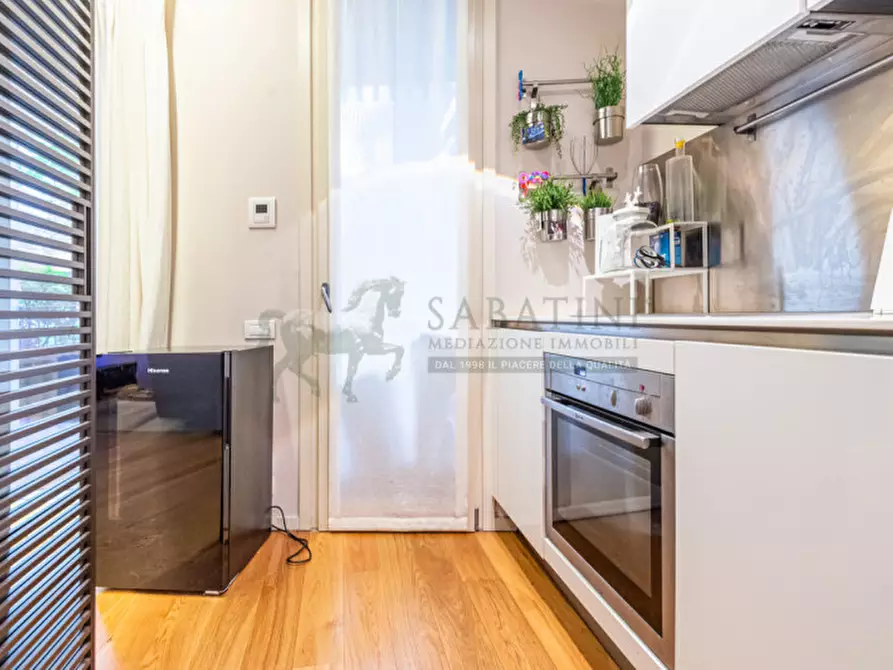 Immagine 12 di Appartamento in vendita  in Viale Monte Grappa 16 a Milano