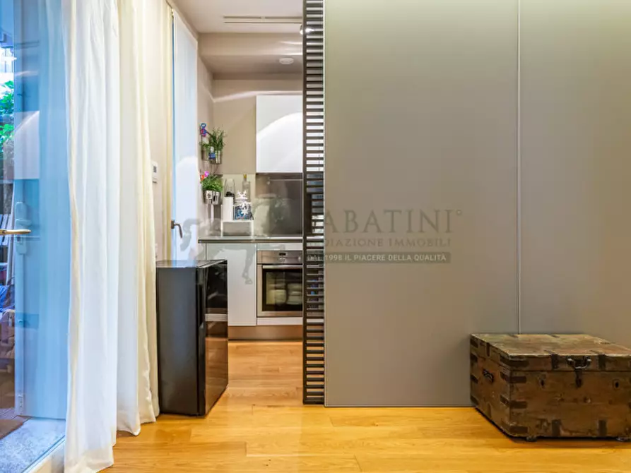 Immagine 15 di Appartamento in vendita  in Viale Monte Grappa 16 a Milano