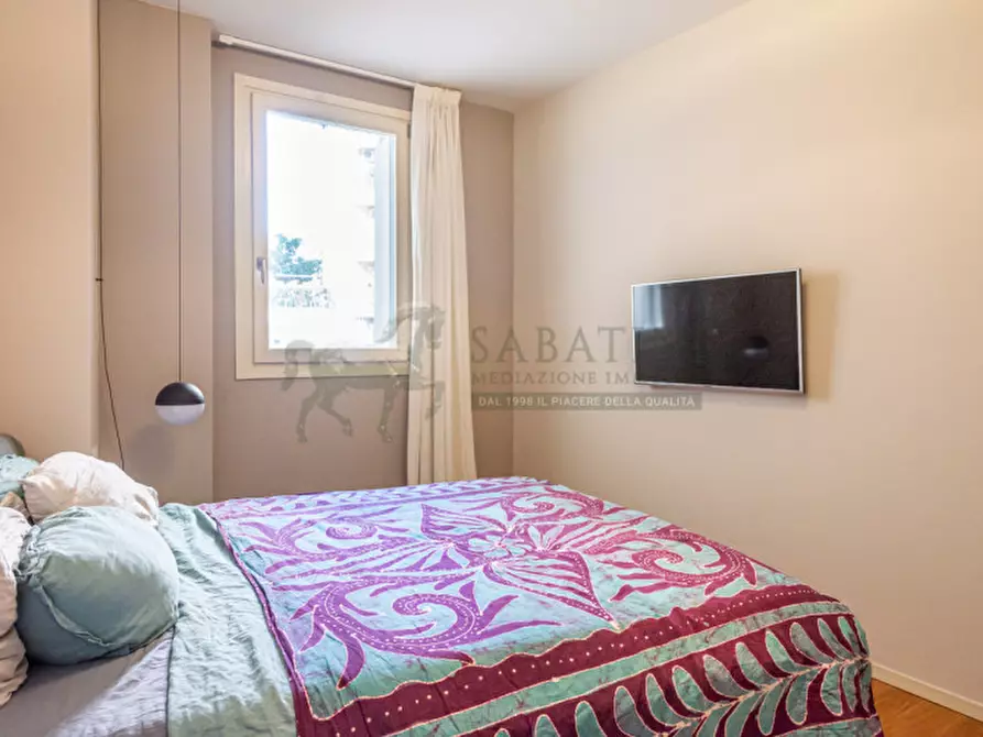 Immagine 16 di Appartamento in vendita  in Viale Monte Grappa 16 a Milano