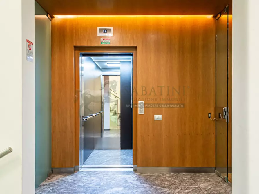 Immagine 27 di Appartamento in vendita  in Viale Monte Grappa 16 a Milano