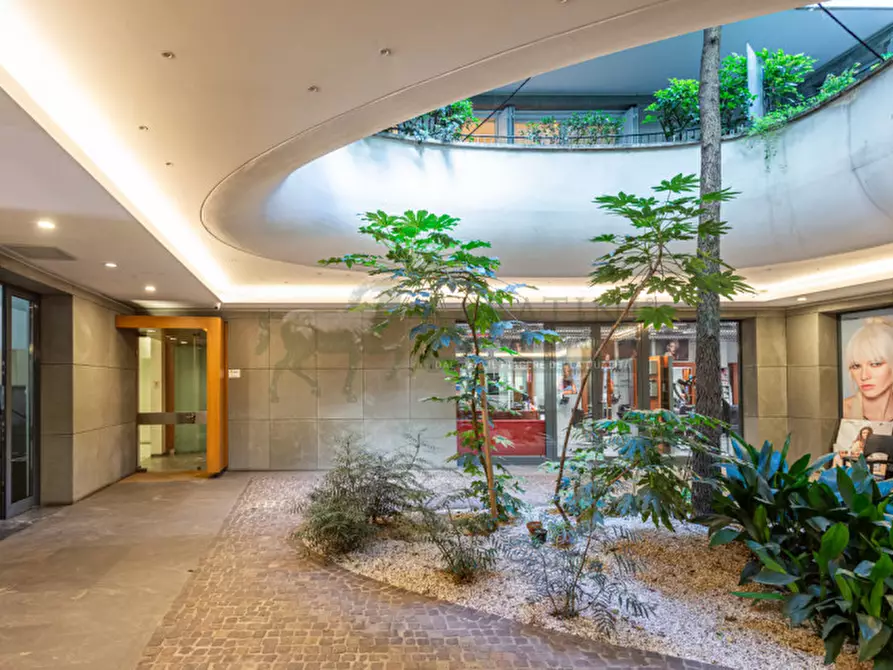 Immagine 32 di Appartamento in vendita  in Viale Monte Grappa 16 a Milano