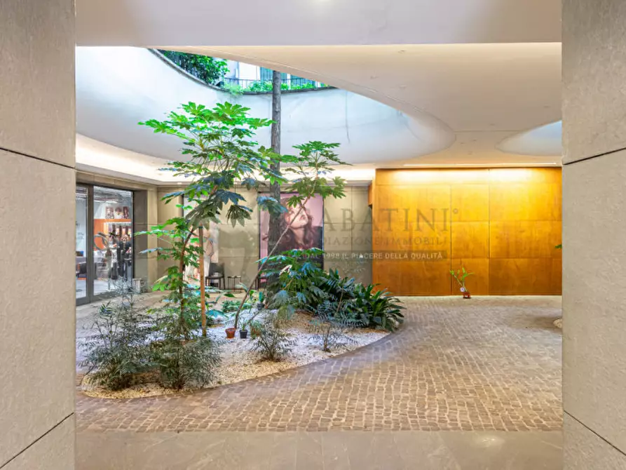 Immagine 37 di Appartamento in vendita  in Viale Monte Grappa 16 a Milano