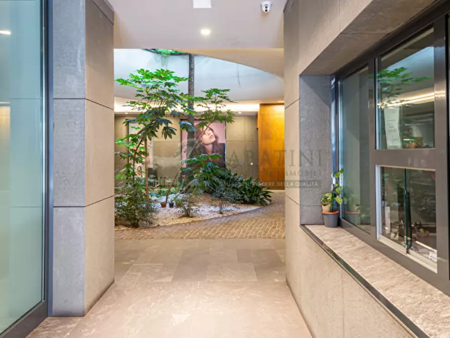 Immagine 38 di Appartamento in vendita  in Viale Monte Grappa 16 a Milano