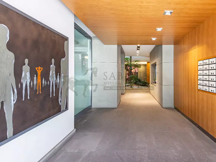 Immagine 39 di Appartamento in vendita  in Viale Monte Grappa 16 a Milano
