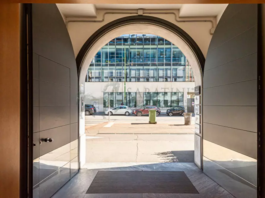 Immagine 40 di Appartamento in vendita  in Viale Monte Grappa 16 a Milano