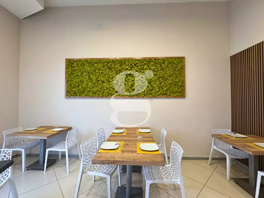 Immagine 9 di Attività commerciale in vendita  in Via Giacomo Medici,N°75 a Milazzo