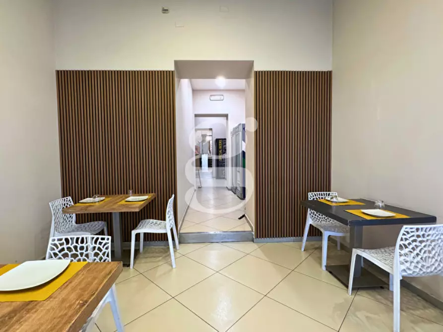 Immagine 12 di Attività commerciale in vendita  in Via Giacomo Medici,N°75 a Milazzo